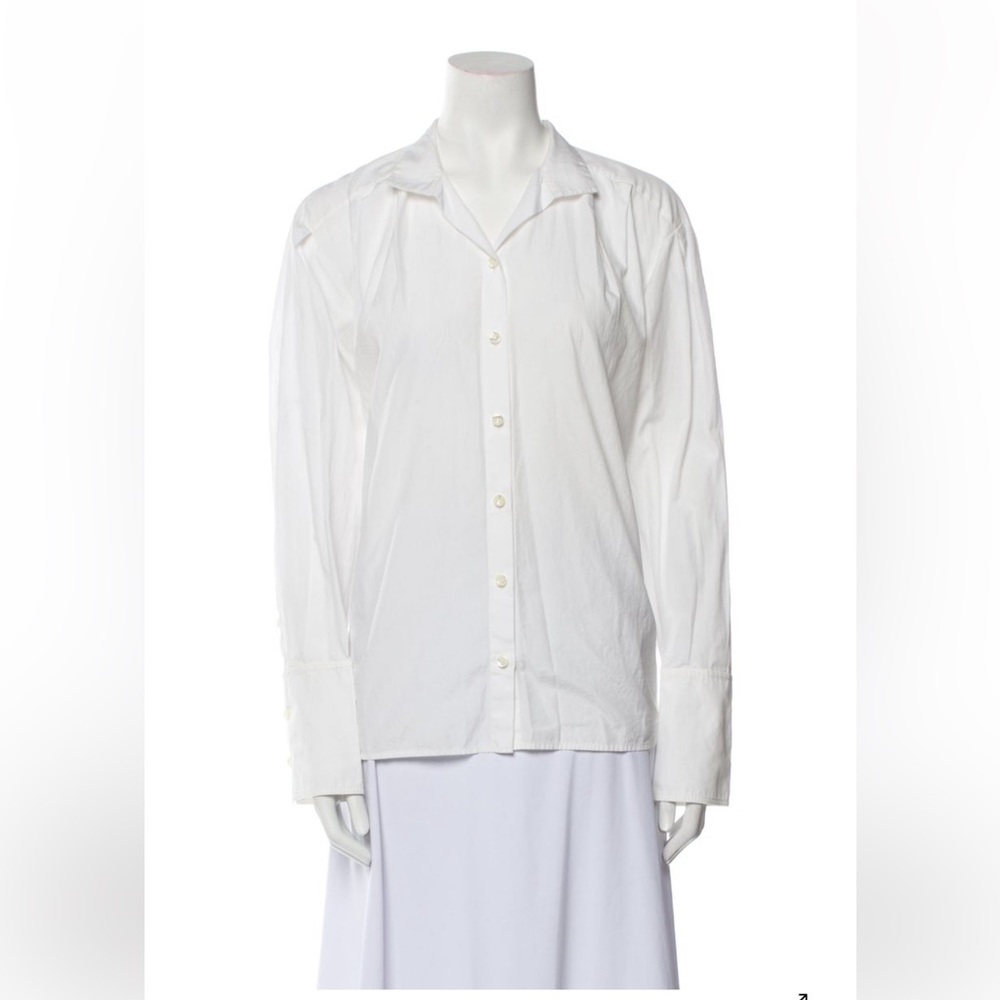 NWOT🌹White Button-Up Shirt